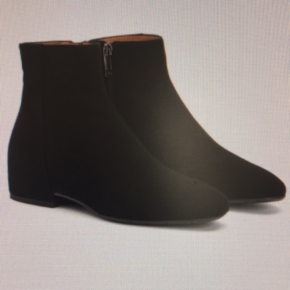 Black suede booties size 7 -  ULYSSAA - Best of Aquatalia
